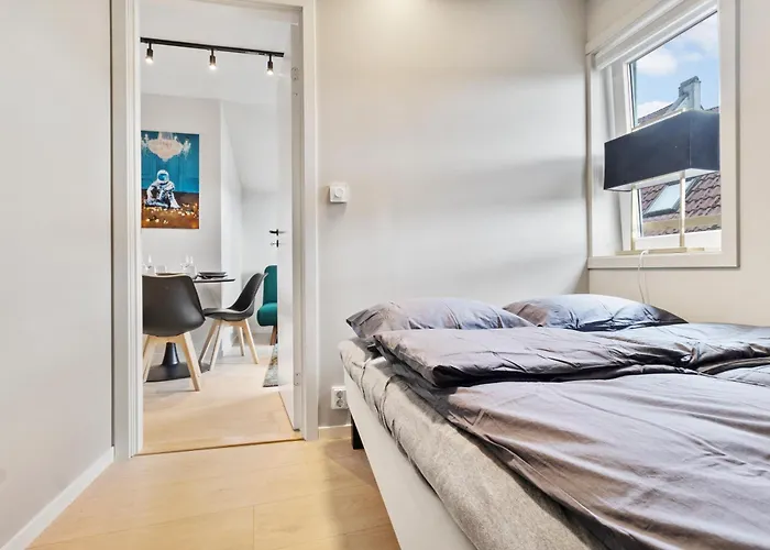 Luxury In Charming Area *