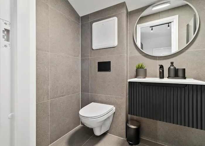 Luxury In Charming Area Apartment *